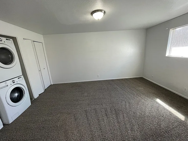 2707 S Adams Street — Photo 13