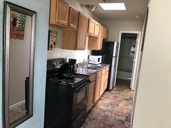 5th image of 300 E Whidbey Ave APT C1