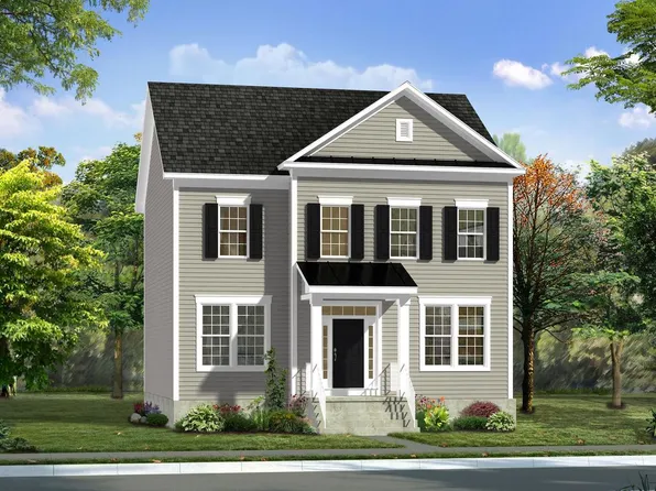713 Lord Fairfax St, Charles Town, WV 25414