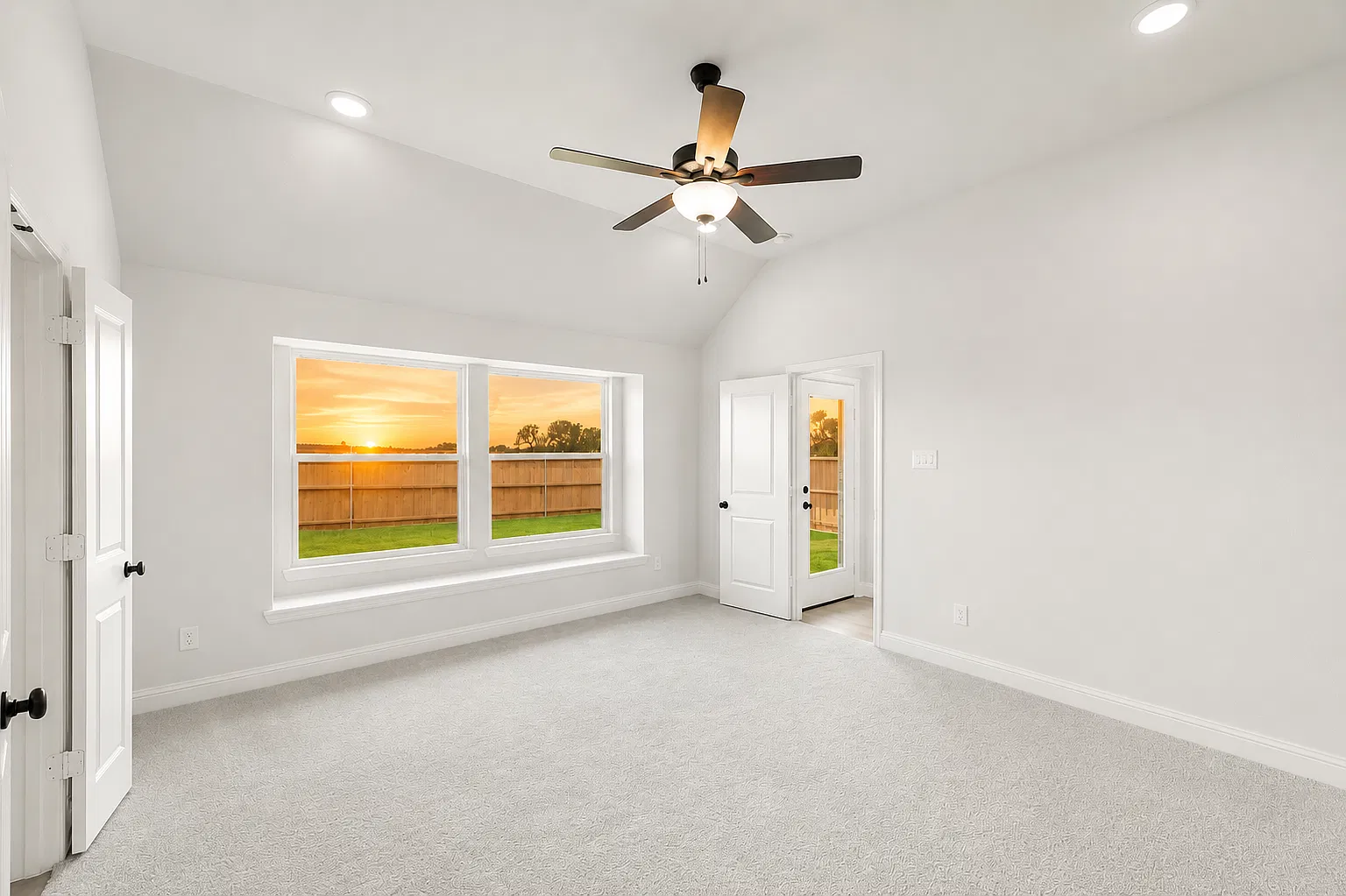 4 bed, 2370 sqft, $2,950 — Photo 4