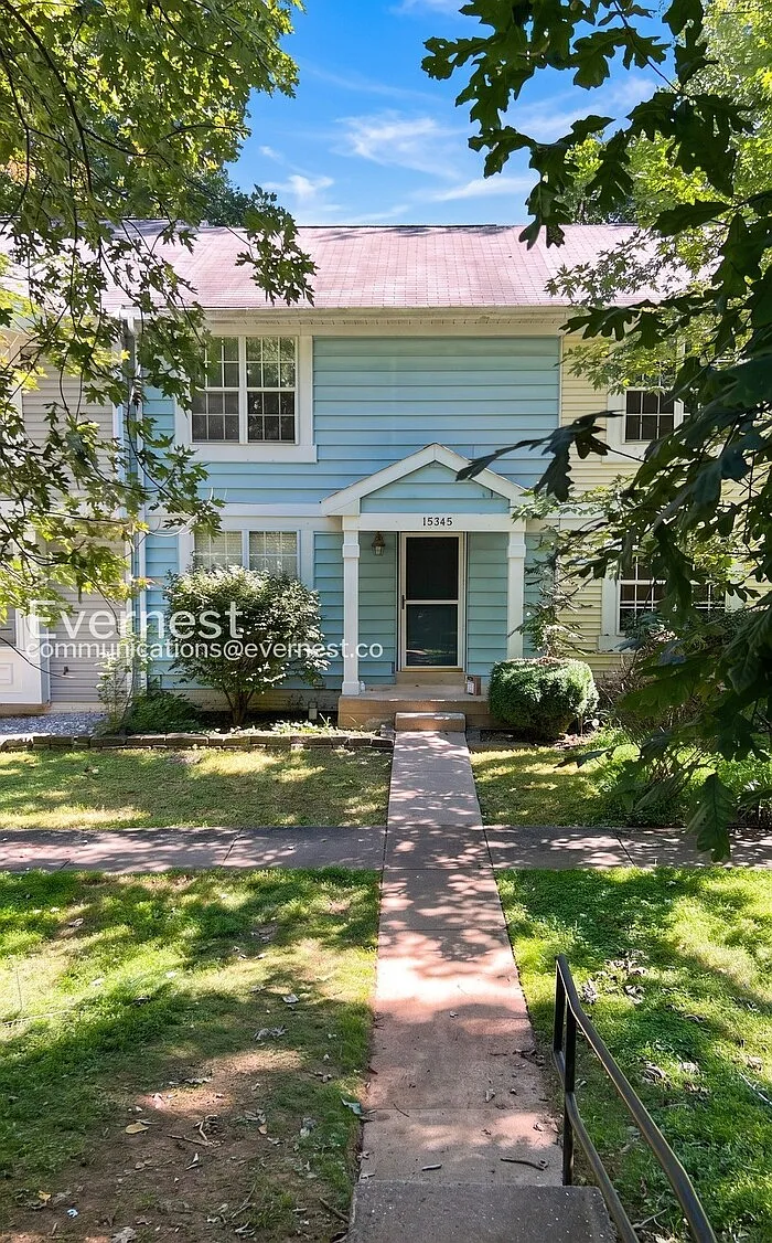 3 bed, 1.5 bath, 1742 sqft, $2,350 — Photo 1