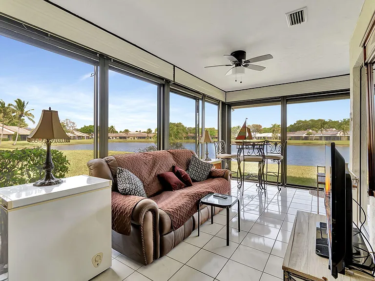 5531 Parkwalk Cir E — Photo 22