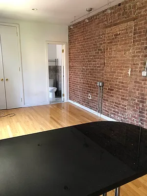 Rented by Loftey LLC | media 19