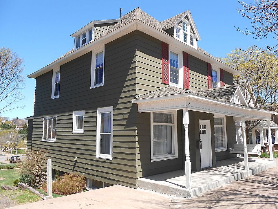 1st image of 428 W Baraga Ave