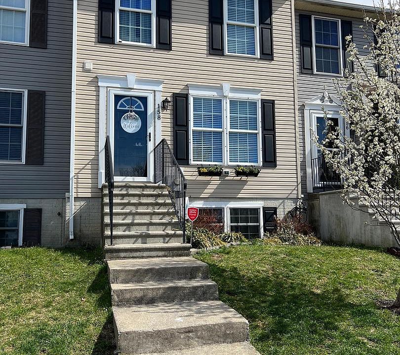 1st image of 158 Lee St
