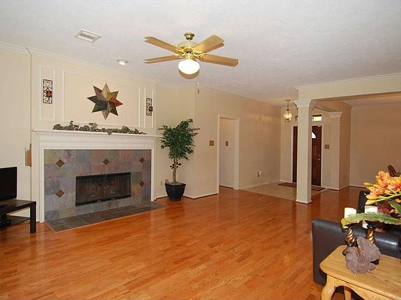 2nd image of 17410 Meadow Heights Dr