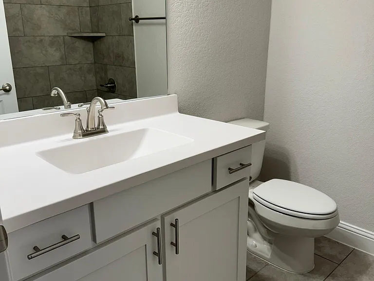 2504 Tilden Ln — Photo 20