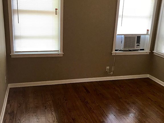 3rd image of 115 Tabard Dr