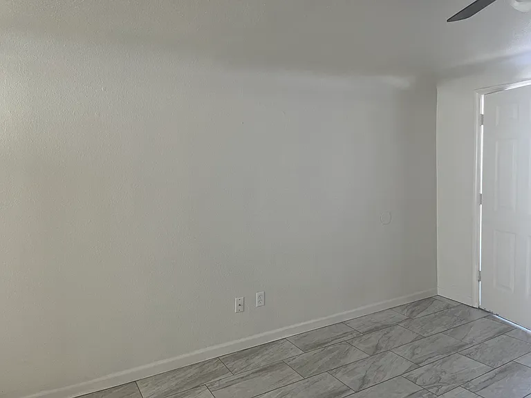 Sleek, Contemporary Efficiency - Live El Campo on Route 66! — Photo 40
