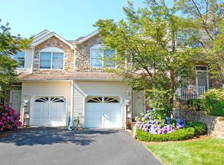 100 Springhill Dr, Morris Plains, NJ 07950