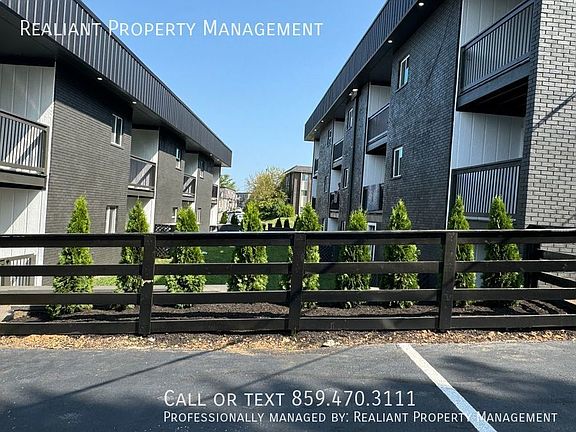 3rd image of 209 Lakeshore Dr #3