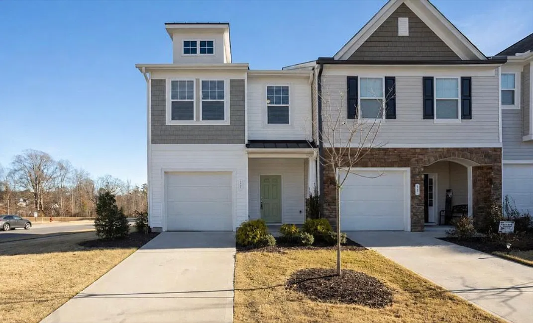 3 bed, 1658 sqft, $1,830 — Photo 1