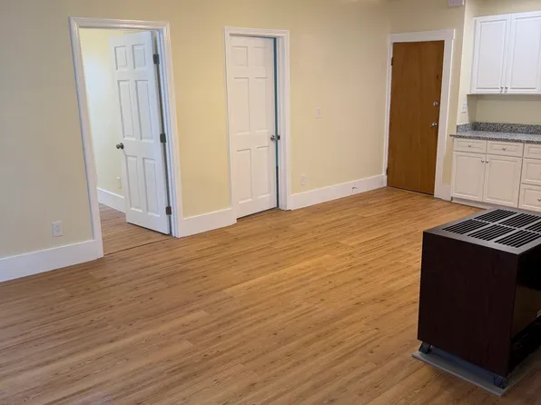 35 Deane St #3W, New Bedford, MA 02746