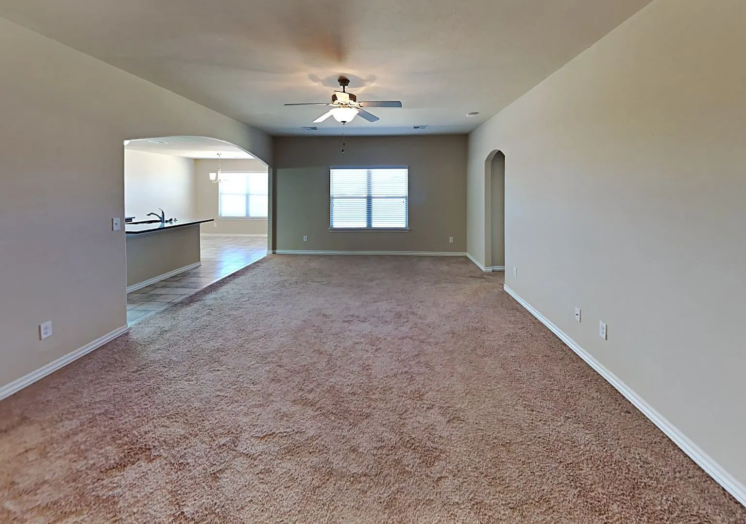 Very Nice 4 Bedroom 2 Bath Home in Yukon Schools — Photo 4