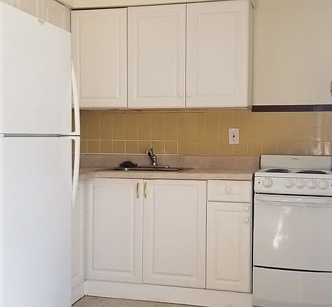 4th image of 1110 Westminster St W