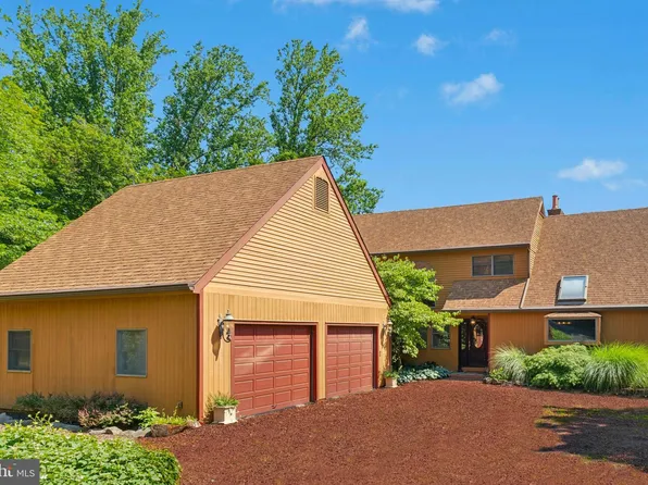 1565 Mine Spring Rd, Upper Black Eddy, PA 18972