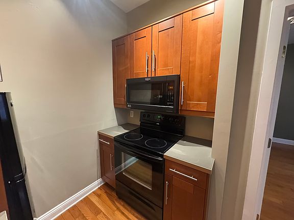 4th image of 213 E King St APT 6