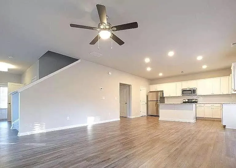 228 N Fortune Way — Photo 5