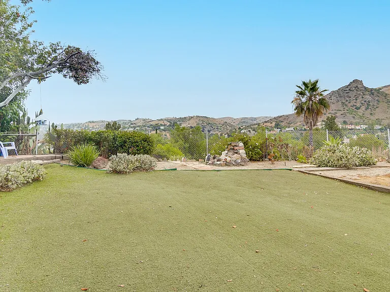 24308 Shrewsbury Cir — Photo 17