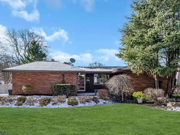 939 Lake Ave, Clark Twp., NJ 07066