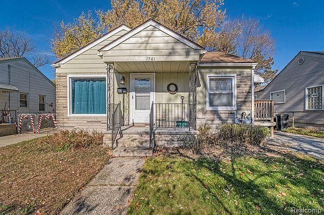 1st image of 1761 Moorhouse St