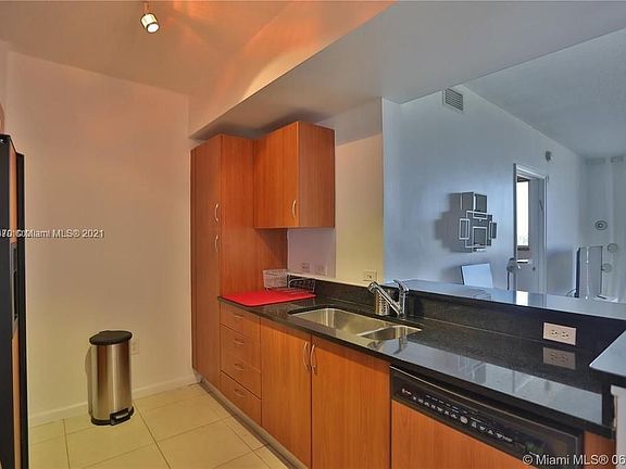 2nd image of 2775 NE 187th St APT 412