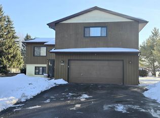 W6127 Colonial Dr, Appleton, WI 54914