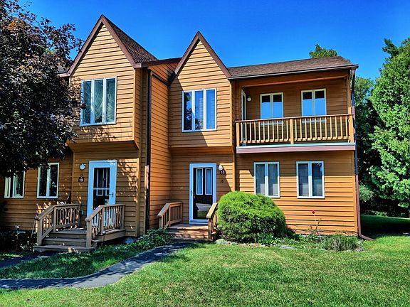 2nd image of 18 Glenwood Townhouse Road
