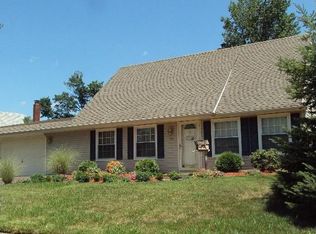 46 Tulip Tree Rd, Levittown, PA 19056