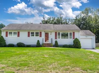 19 Lynn Ter, Whippany, NJ 07981