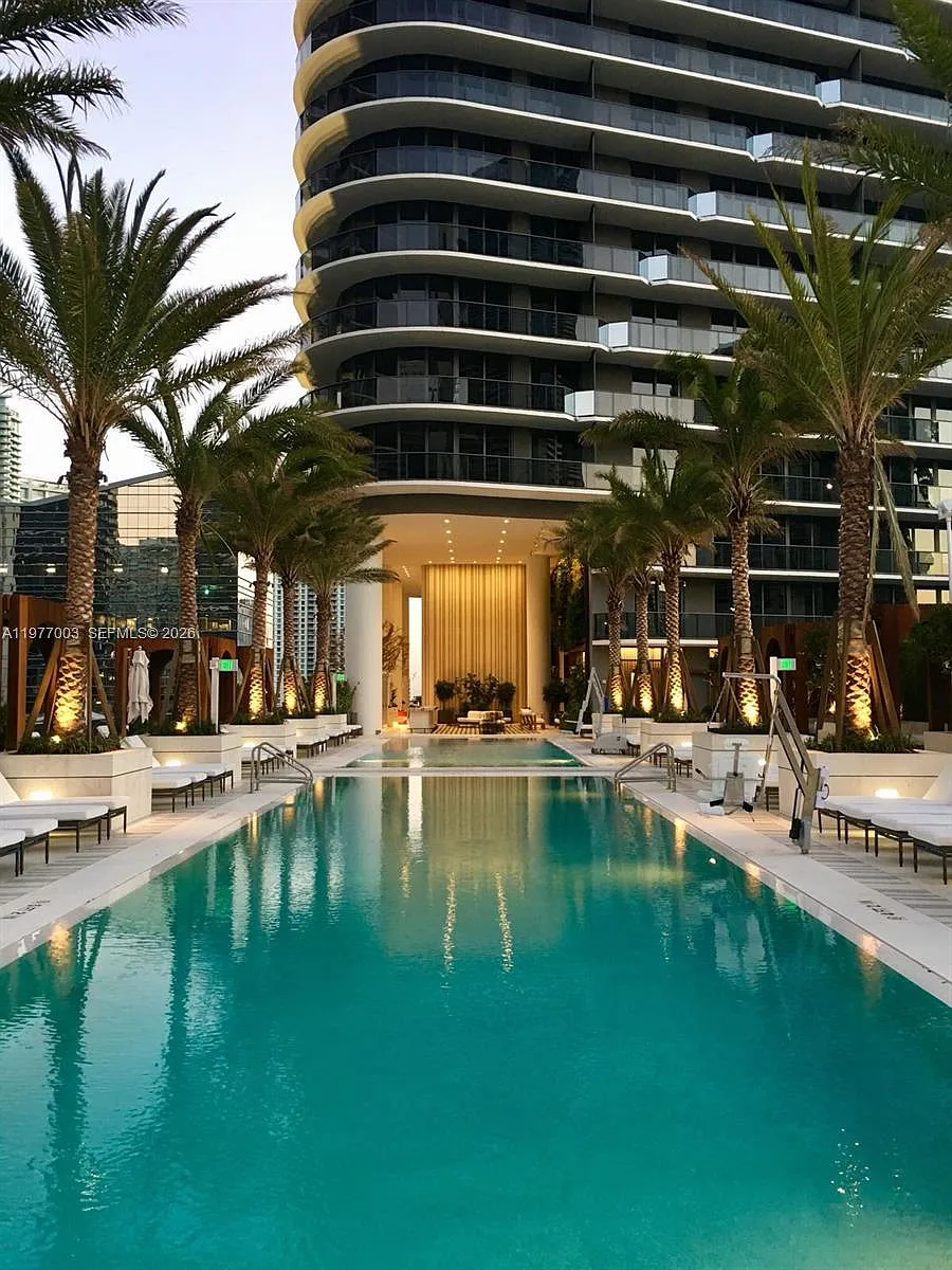 Building Photo - 801 S Miami Ave #1705