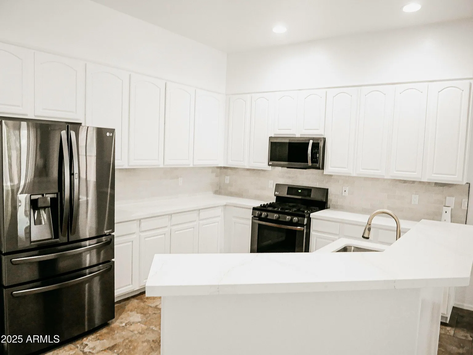 3 bed, 2.0 bath, 2168 sqft, $2,250 — Photo 3