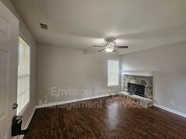 1393 N Hampton Dr — Photo 7