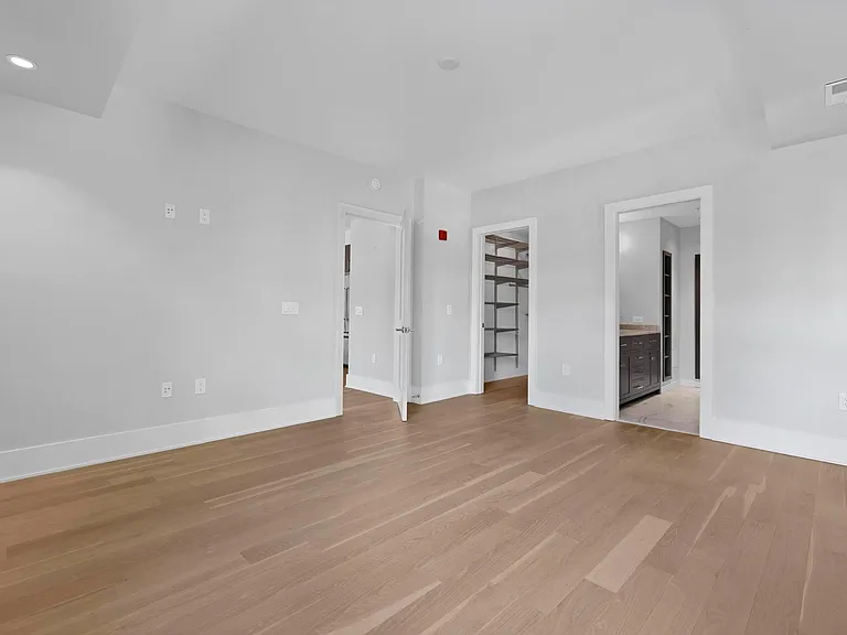 2225 California St NW #302 — Photo 9