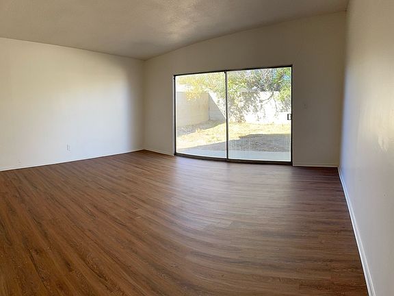 4th image of 1115 W Avenue H6