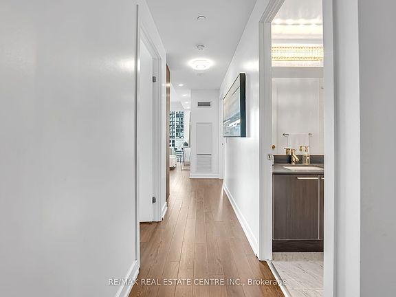 5th image of 10 Park Lawn Rd #809