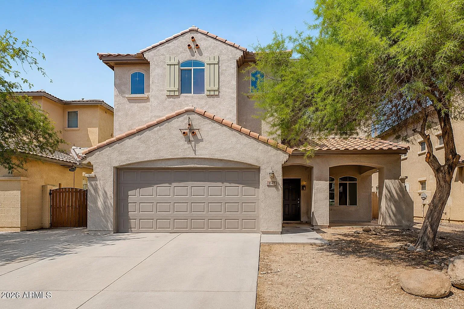 4 bed, 2.5 bath, 2555 sqft, $2,500 — Photo 2