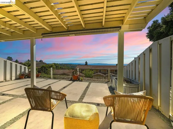 57 Thousand Oaks St, Oakland, CA 94605