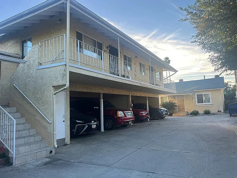 915 Edith Ave #B — Photo 2