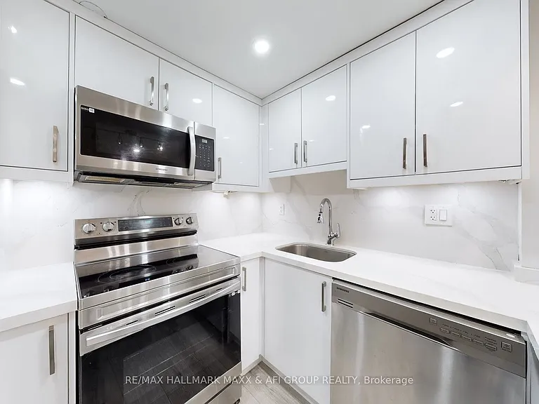 719 Shanahan Blvd — Photo 7