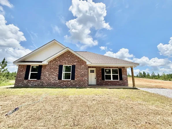 20 John Travis Rd, Poplarville, MS 39470