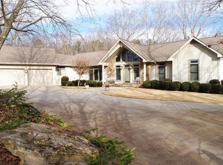 156 Thundering Waters Dr, Cornelia, GA 30531