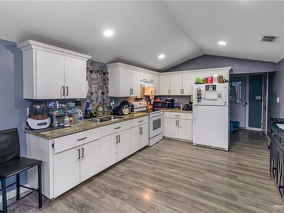 3rd image of 603 E Samano St