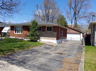 7 Usher St, Brantford, ON N3R1B8