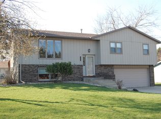 1445 Indian Hill Rd, Worthington, MN 56187