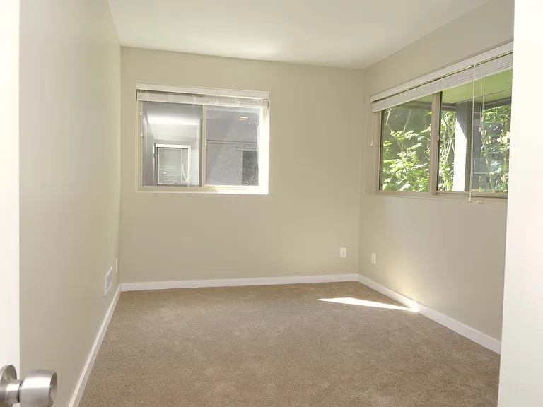 2111 Westlake Ave N #201 — Photo 21