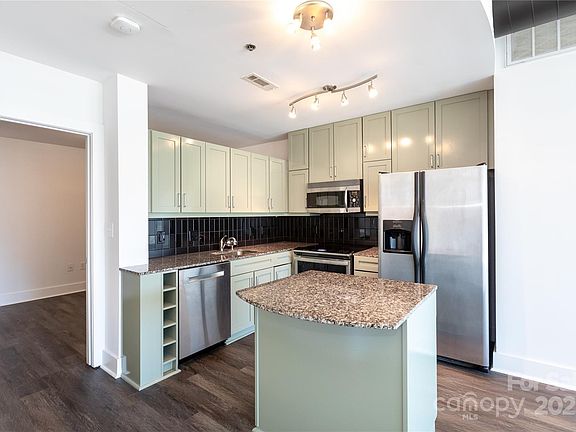 5th image of 505 E 6th St Unit 1006