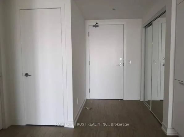 85 Wood St, Toronto, ON