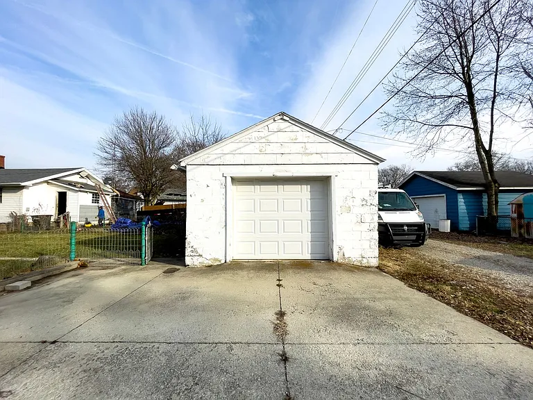 1609 W Memorial Dr — Photo 9