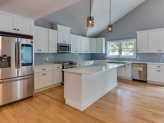 4th image of 44 Romana Dr